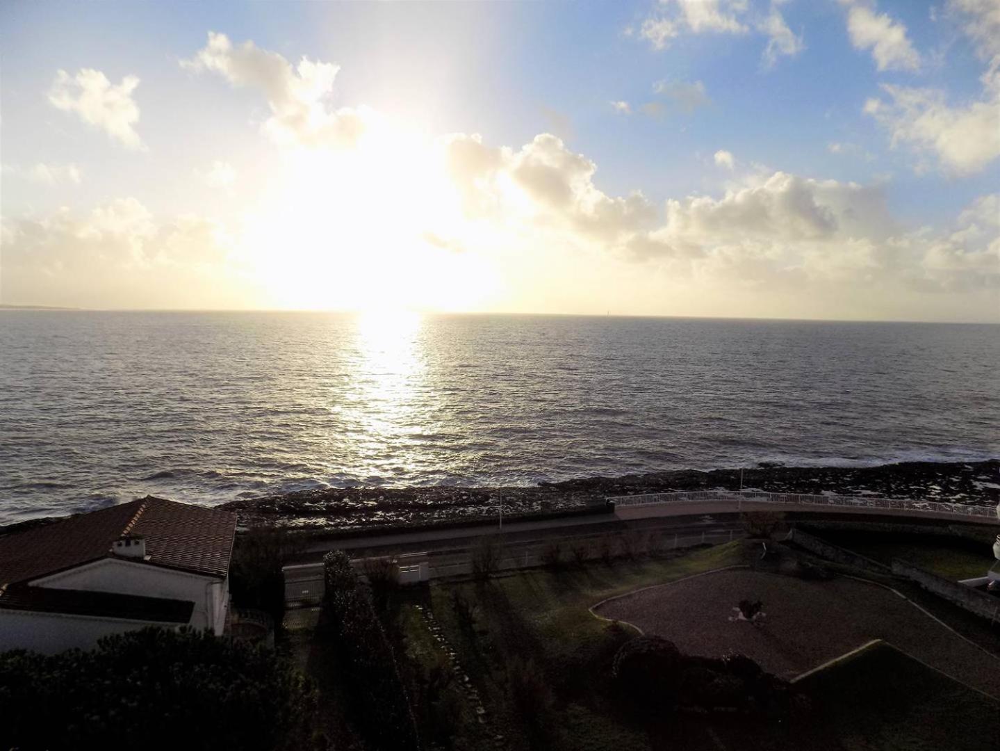 Royan - Pleine Vue Mer Pour Cet Appartement Classe 2 Etoiles - Les Tamaris Екстер'єр фото